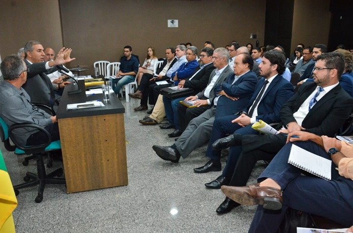 Governador José Eliton em reunião ordinária mensal na sede da Associação Pró-Desenvolvimento Industrial do Estado de Goiás (Adial). A principal pauta foi o debatida foi sobre os incentivos fiscais ao setor industrial goiano.