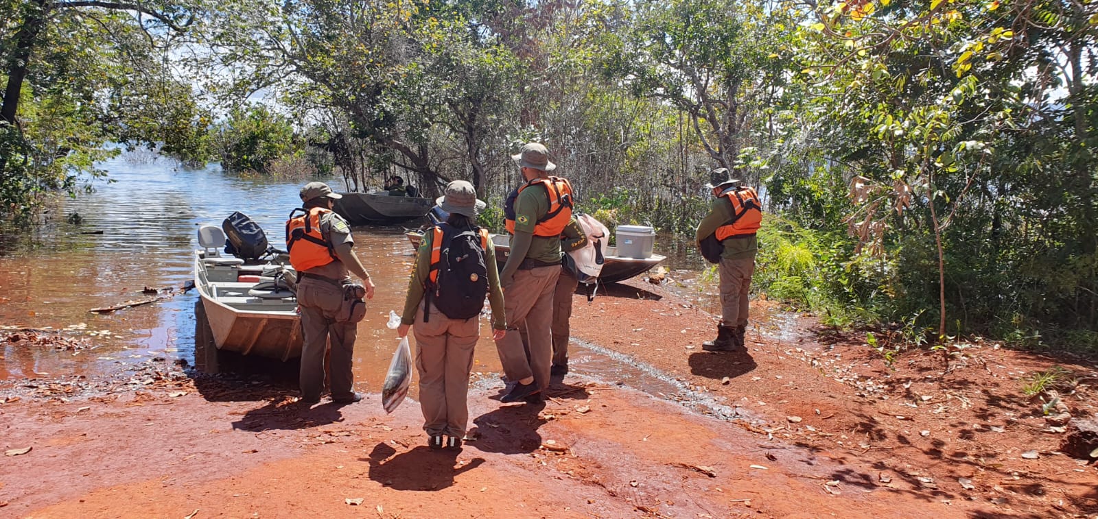 Fiscalização apreende pesca ilegal no lago Serra da Mesa
