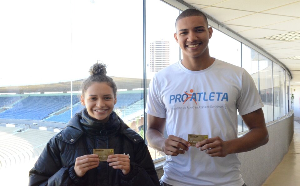 Os lutadores de taekwondo Dângela Guimarães e Patrik Cardoso são bolsistas do Pró-Atleta que venceram recentemente as Seletivas Internacionais para participarem dos Jogos Panamericanos Universitários, no México (Foto: See-GO)