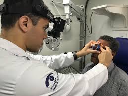 Exame oftalmológico feito durante Edição do Governo Junto de Você em parceria com a Fundação Banco de Olhos de Goiás.